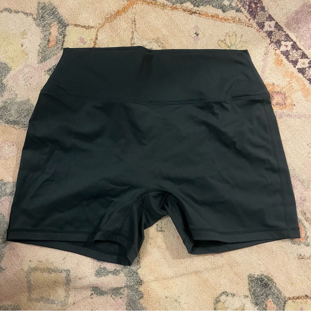 SET Active sportbody mini shorts in ivy